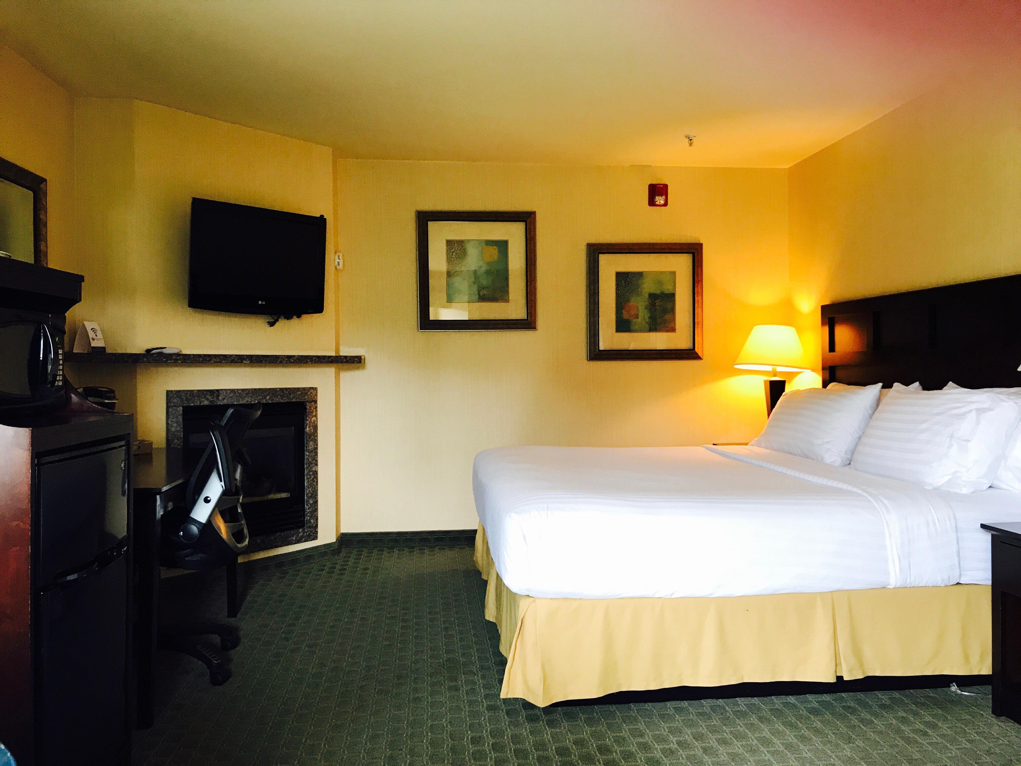 Holiday Inn Express Fort Bragg By Ihg Eksteriør billede