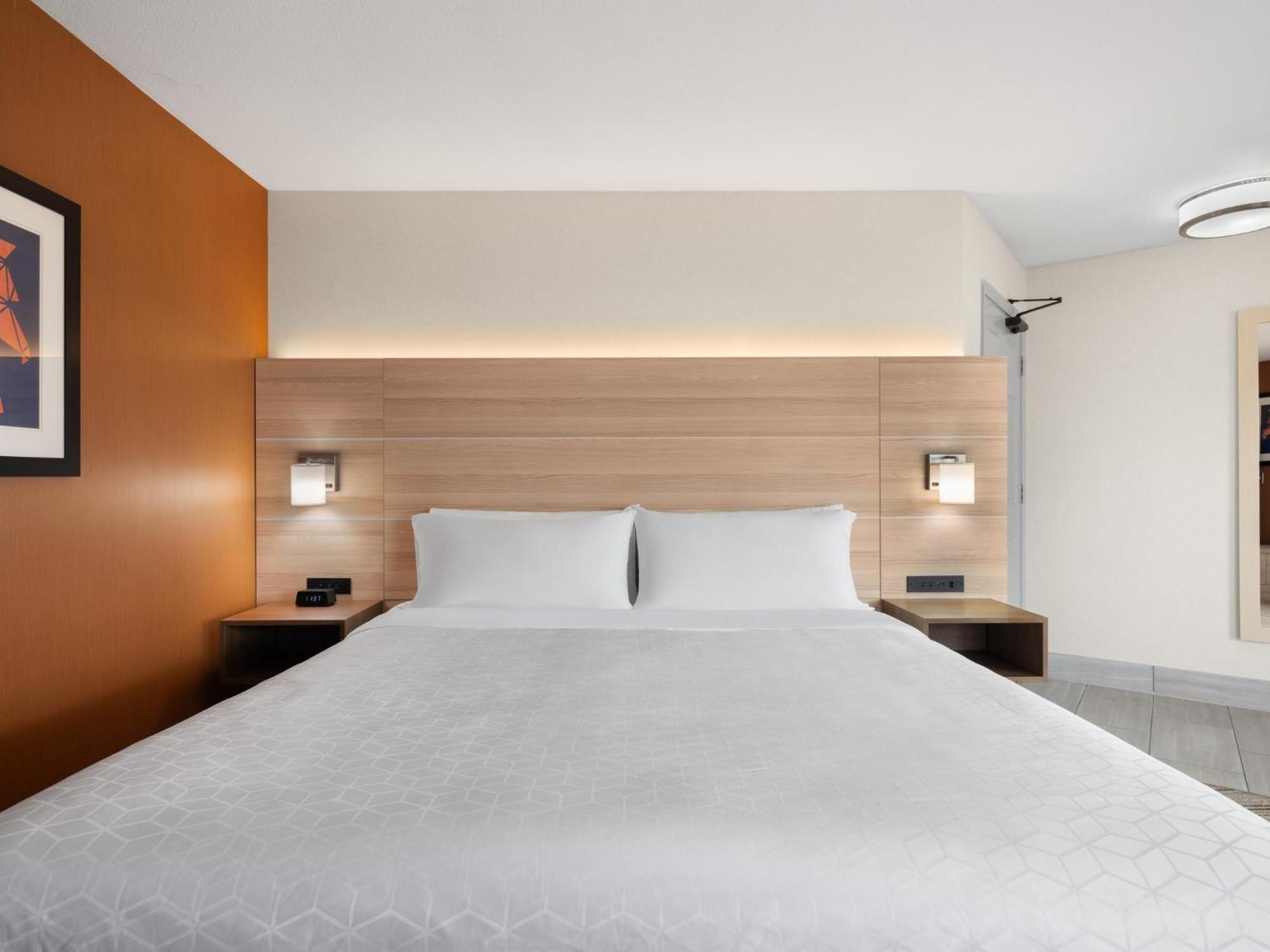 Holiday Inn Express Fort Bragg By Ihg Eksteriør billede