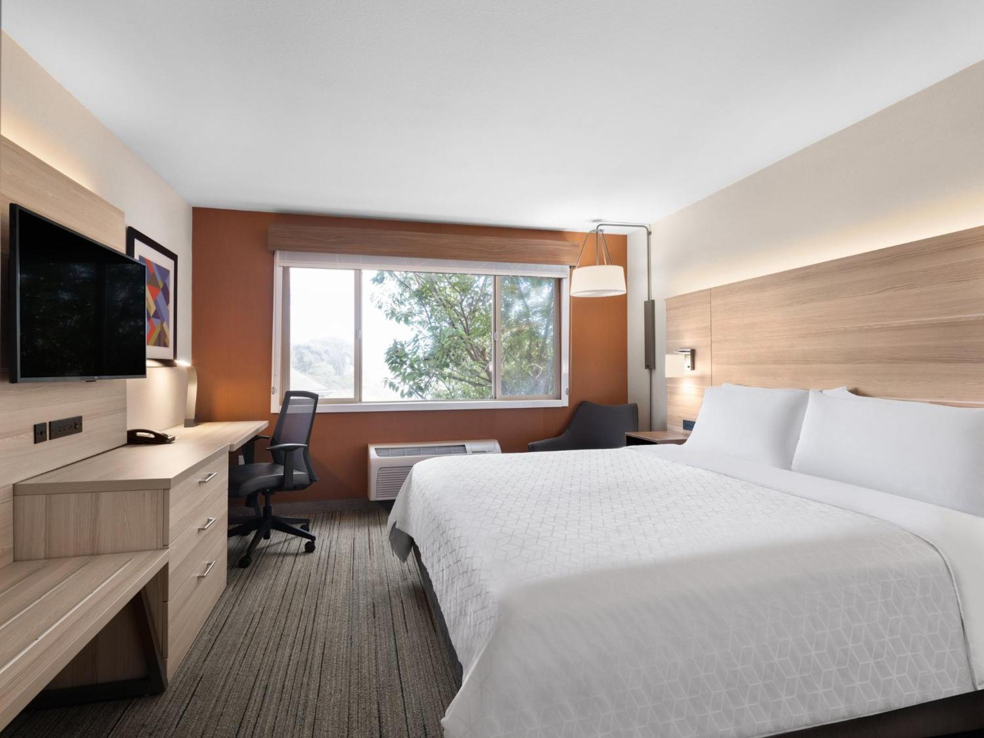Holiday Inn Express Fort Bragg By Ihg Eksteriør billede