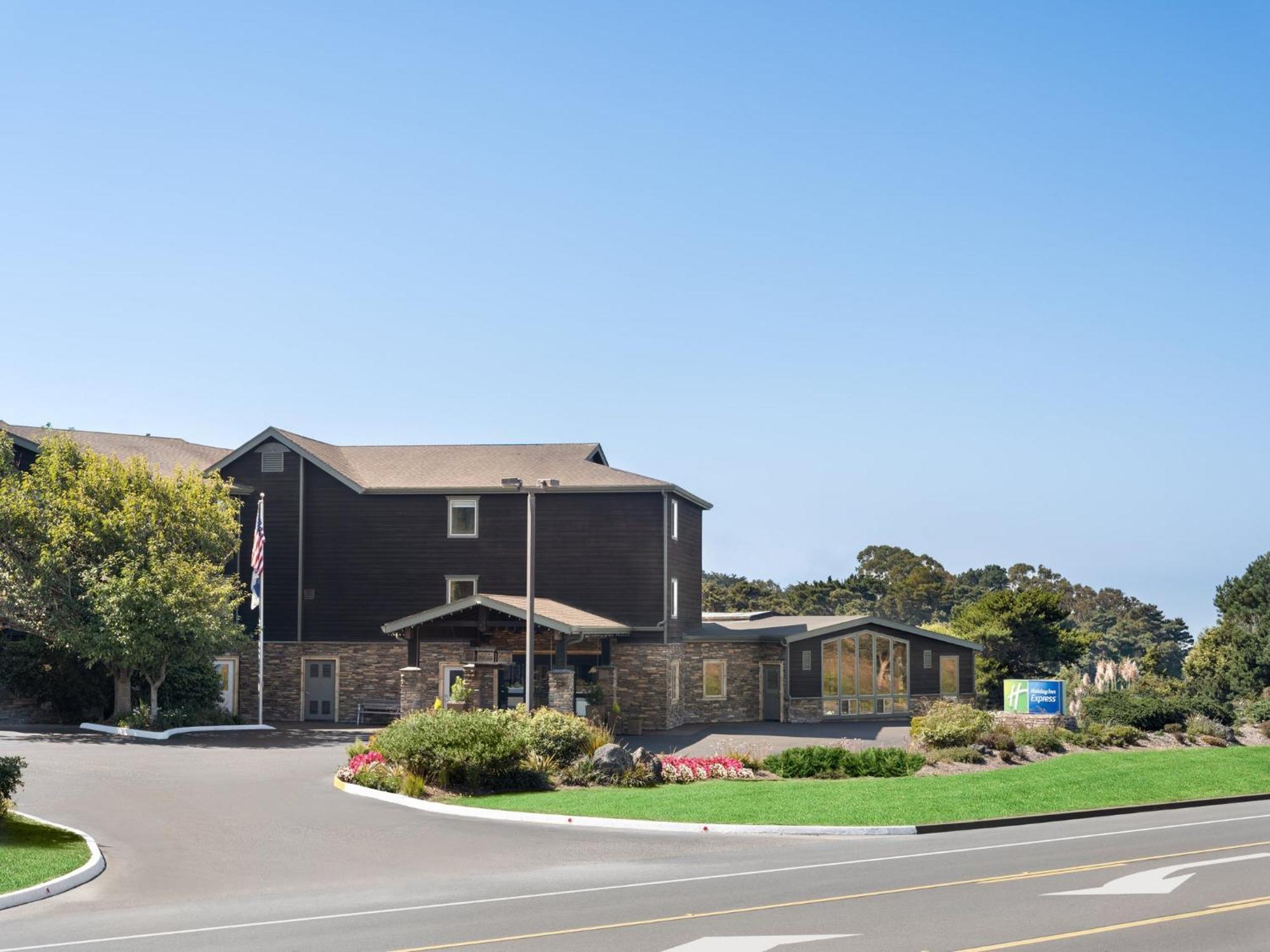 Holiday Inn Express Fort Bragg By Ihg Eksteriør billede