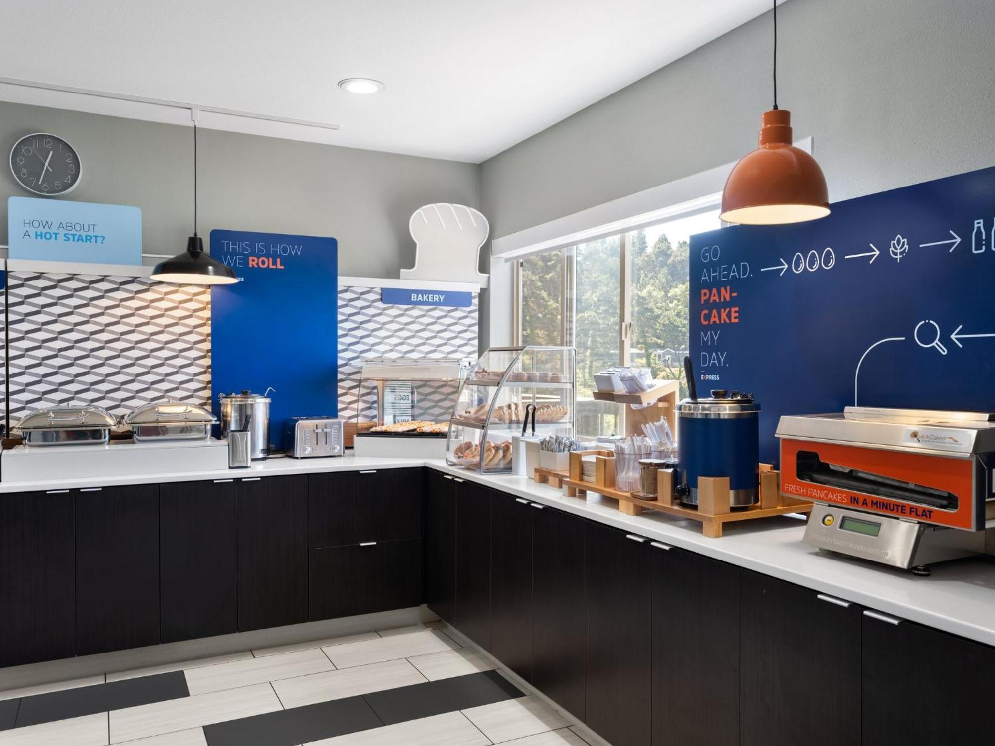 Holiday Inn Express Fort Bragg By Ihg Eksteriør billede