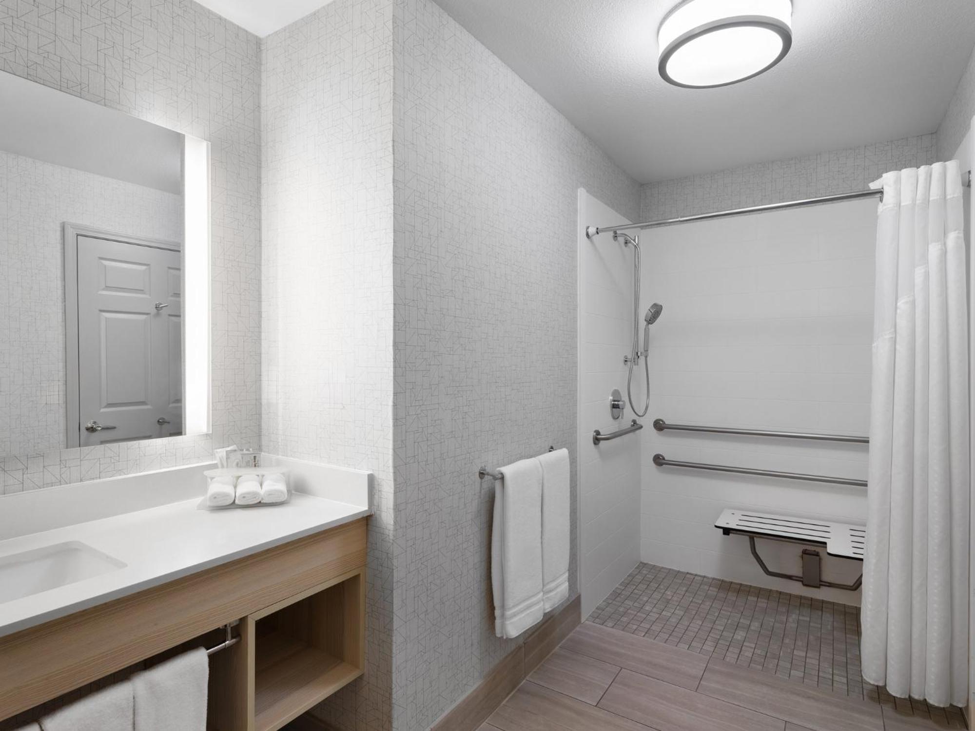 Holiday Inn Express Fort Bragg By Ihg Eksteriør billede
