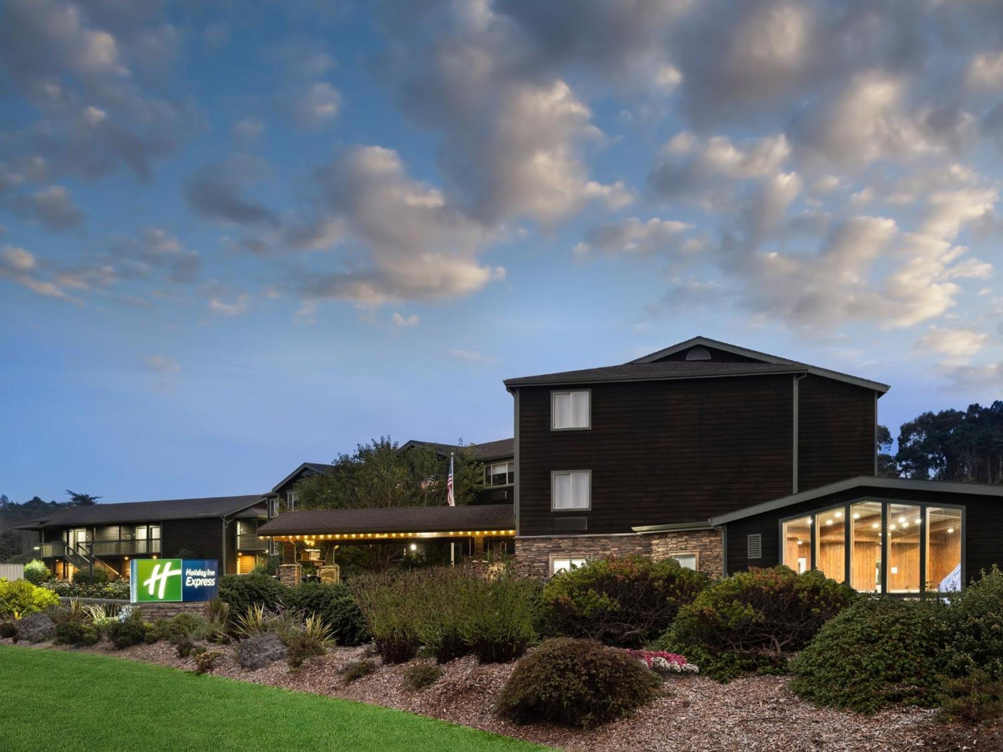 Holiday Inn Express Fort Bragg By Ihg Eksteriør billede