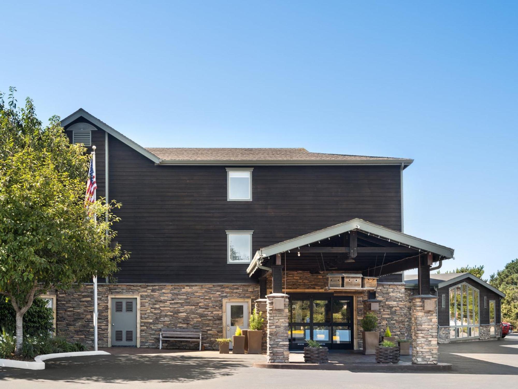 Holiday Inn Express Fort Bragg By Ihg Eksteriør billede