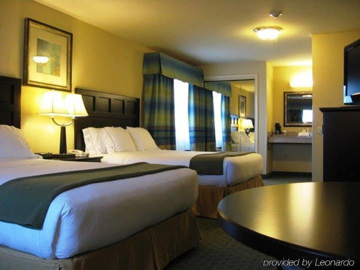 Holiday Inn Express Fort Bragg By Ihg Eksteriør billede